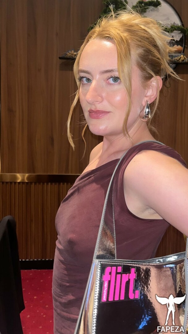 Amelia Dimoldenberg